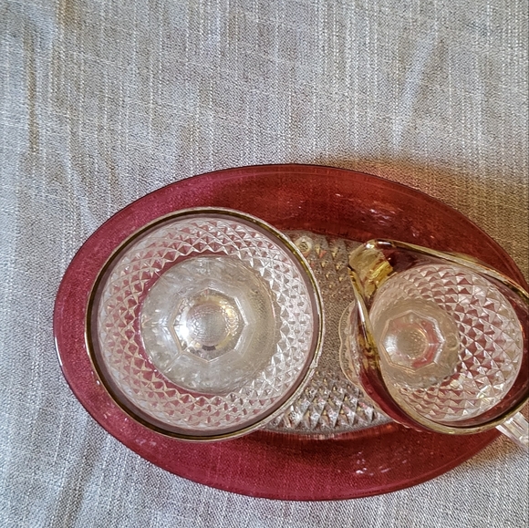 🎄Vintage red ruby Diamond cut Indiana glass dish and with cream and sugar bowl - Picture 4 of 13